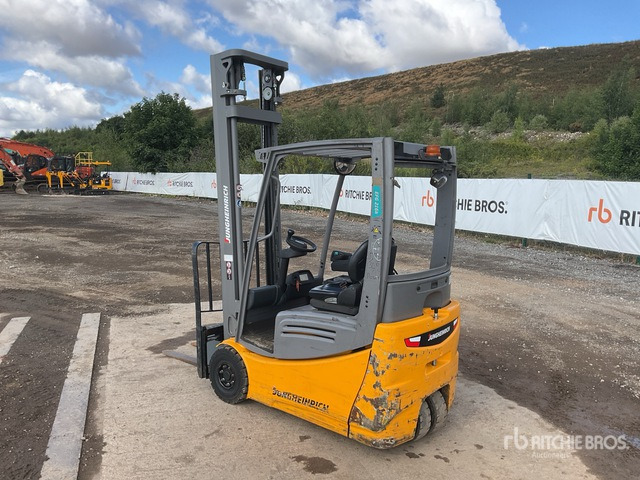 2019 Jungheinrich EFG216K 1600 kg 3 Wheel Electric Forklift - 전기 지게차 : 사진 3 2019 Jungheinrich EFG216K 1600 kg 3 Wheel Electric Forklift - 전기 지게차 : 사진 3