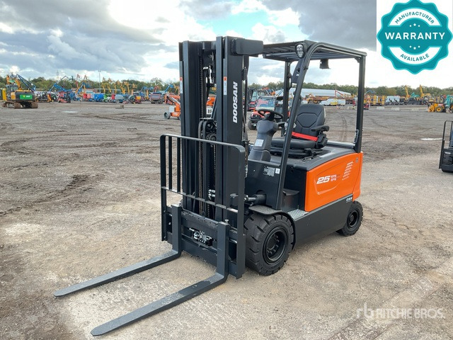 2023 Doosan B25X-7 PLUS 2500 kg Electric Forklift - 전기 지게차 : 사진 2 2023 Doosan B25X-7 PLUS 2500 kg Electric Forklift - 전기 지게차 : 사진 2