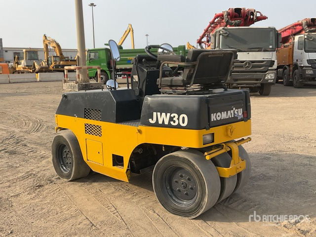 1996 Komatsu JW30-2 7 Wheel Pneumatic Roller - 공압 롤러 : 사진 4 1996 Komatsu JW30-2 7 Wheel Pneumatic Roller - 공압 롤러 : 사진 4