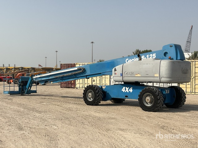 2002 Genie S125 4WD Diesel Telescopic Boom Lift - 텔레스코픽 붐 : 사진 4 2002 Genie S125 4WD Diesel Telescopic Boom Lift - 텔레스코픽 붐 : 사진 4