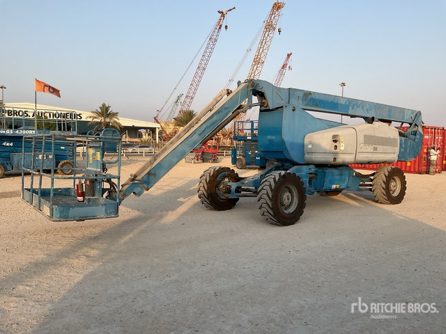 2008 Genie Z-135 4WD Diesel Articulating Boom Lift - 관절 붐 : 사진 1 2008 Genie Z-135 4WD Diesel Articulating Boom Lift - 관절 붐 : 사진 1