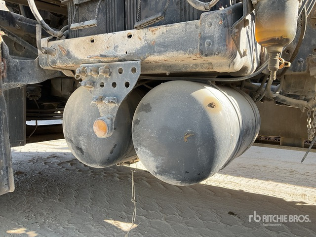 2008 MAN TGA33.400 6x4 (Inoperable) T/A Sleeper Truck Tractor - 트랙터 유닛 : 사진 5 2008 MAN TGA33.400 6x4 (Inoperable) T/A Sleeper Truck Tractor - 트랙터 유닛 : 사진 5