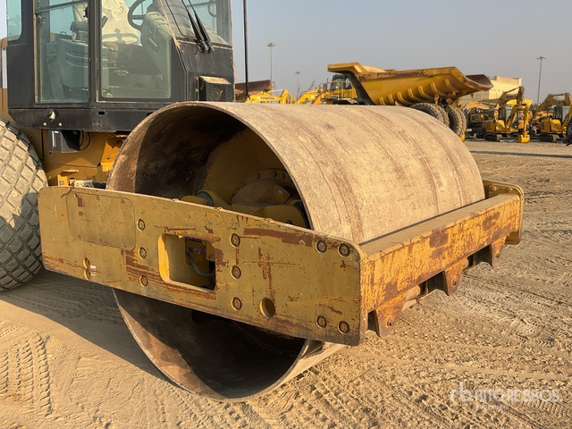 2012 Cat CS-533E Smooth Drum Compactor - 압축기 : 사진 4 2012 Cat CS-533E Smooth Drum Compactor - 압축기 : 사진 4