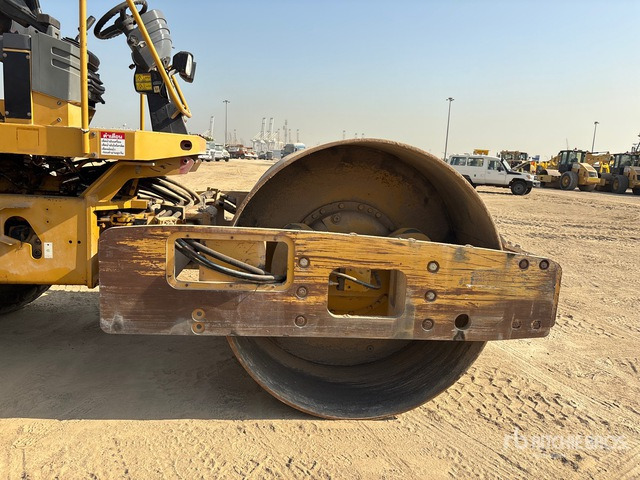 2015 Cat CS-533E Smooth Drum Compactor - 압축기 : 사진 4 2015 Cat CS-533E Smooth Drum Compactor - 압축기 : 사진 4