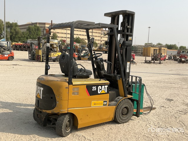 2015 Cat EP25K-PAC 2.5 ton Electric Forklift - 전기 지게차 : 사진 3 2015 Cat EP25K-PAC 2.5 ton Electric Forklift - 전기 지게차 : 사진 3