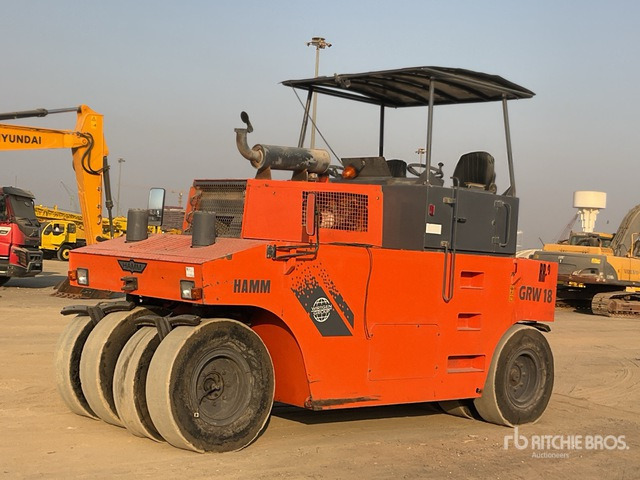 2015 Hamm GRW18 8 Wheel Pneumatic Roller - 공압 롤러 : 사진 1 2015 Hamm GRW18 8 Wheel Pneumatic Roller - 공압 롤러 : 사진 1