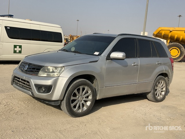 2018 Suzuki Grand Vitara 4x4 SUV - SUV : 사진 2 2018 Suzuki Grand Vitara 4x4 SUV - SUV : 사진 2