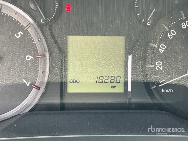 2018 Toyota Prado 150L 4x4 SUV - SUV : 사진 3 2018 Toyota Prado 150L 4x4 SUV - SUV : 사진 3