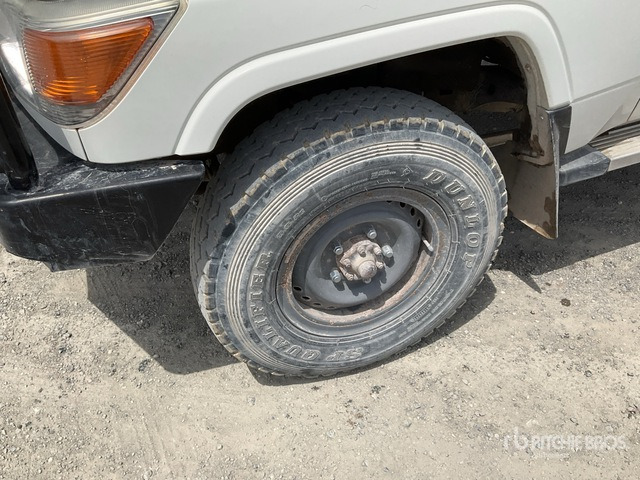 2019 Toyota Land Cruiser 76L 4x4 SUV - SUV : 사진 5 2019 Toyota Land Cruiser 76L 4x4 SUV - SUV : 사진 5