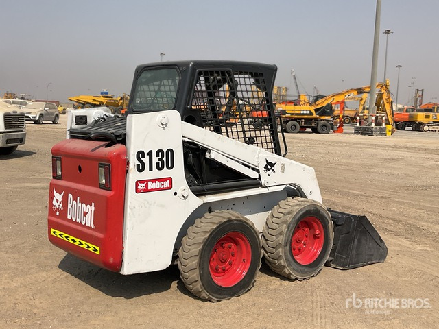 Bobcat S130 - 스키드 스티어 로더 : 사진 4 Bobcat S130 - 스키드 스티어 로더 : 사진 4