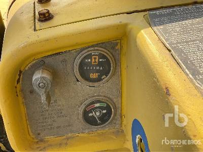 CAT D6C - 파이프 레이어 : 사진 5 CAT D6C - 파이프 레이어 : 사진 5