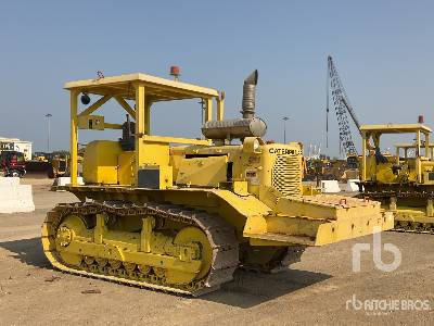 CAT D6C - 파이프 레이어 : 사진 4 CAT D6C - 파이프 레이어 : 사진 4