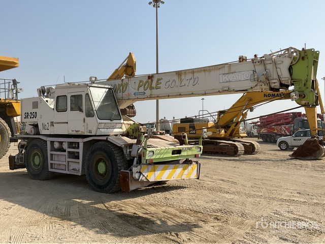 Kato KR25H-V Rough Terrain Crane - 험한 지형 크레인 : 사진 1 Kato KR25H-V Rough Terrain Crane - 험한 지형 크레인 : 사진 1