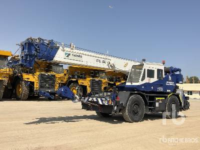 TADANO TR300E 30 ton 4x4x4 - 험한 지형 크레인 : 사진 1 TADANO TR300E 30 ton 4x4x4 - 험한 지형 크레인 : 사진 1