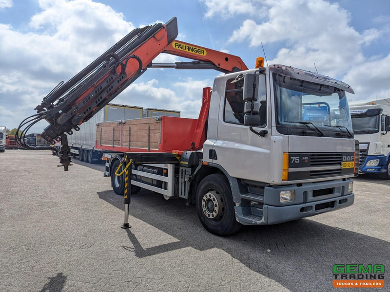 DAF 75.240 4x2 Dagcab Euro1 - Haakarm 14T + Palfinger PK11000 - Afstandsbediening - 후크 리프트 트럭, 크레인 트럭 : 사진 4 DAF 75.240 4x2 Dagcab Euro1 - Haakarm 14T + Palfinger PK11000 - Afstandsbediening - 후크 리프트 트럭, 크레인 트럭 : 사진 4