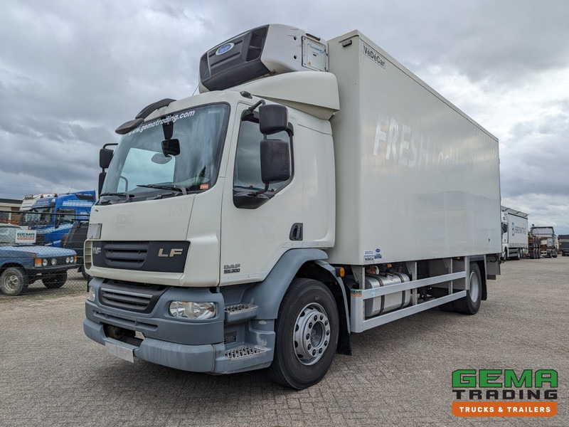 DAF FA LF55.300 4x2 Sleepcab 18T Euro5 Koel-VriesBak 6.45m + Carrier Supra 750 - Laadklep 1500KG (V781) - 등온 트럭 : 사진 1 DAF FA LF55.300 4x2 Sleepcab 18T Euro5 Koel-VriesBak 6.45m + Carrier Supra 750 - Laadklep 1500KG (V781) - 등온 트럭 : 사진 1