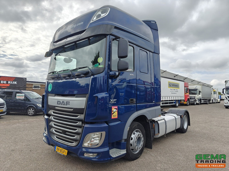 DAF XF 440 FT 4x2 SuperSpaceCab Euro6A - MEGA - Retarder - HandGeschakeld - 316.000KM! - 트랙터 유닛 : 사진 1 DAF XF 440 FT 4x2 SuperSpaceCab Euro6A - MEGA - Retarder - HandGeschakeld - 316.000KM! - 트랙터 유닛 : 사진 1