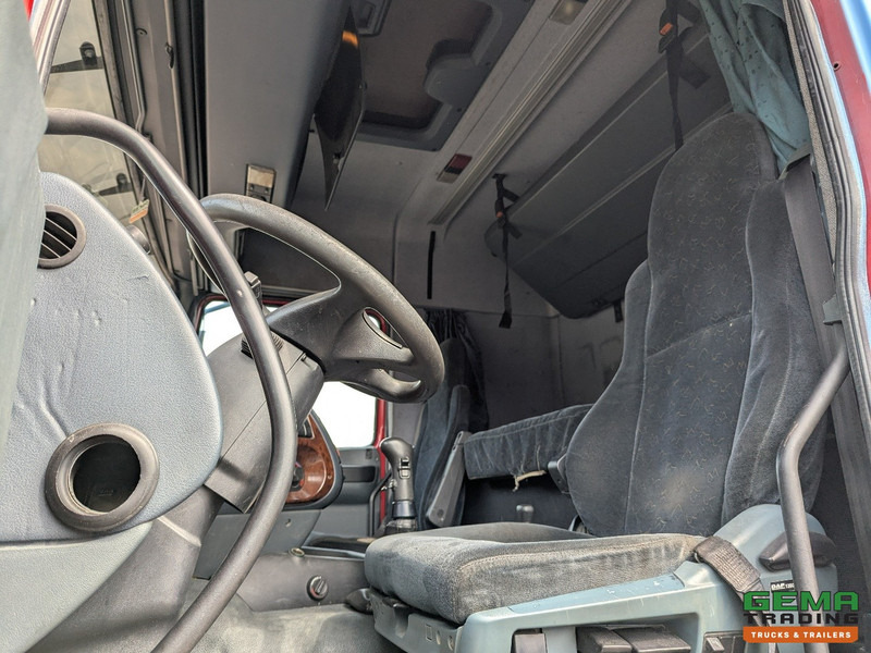 DAF XF95.430 4x2 Spacecab Euro2 - Retarder - Geslotenbak 7.7m - Handgeschakeld - Vangmuil - 박스 트럭 : 사진 5 DAF XF95.430 4x2 Spacecab Euro2 - Retarder - Geslotenbak 7.7m - Handgeschakeld - Vangmuil - 박스 트럭 : 사진 5