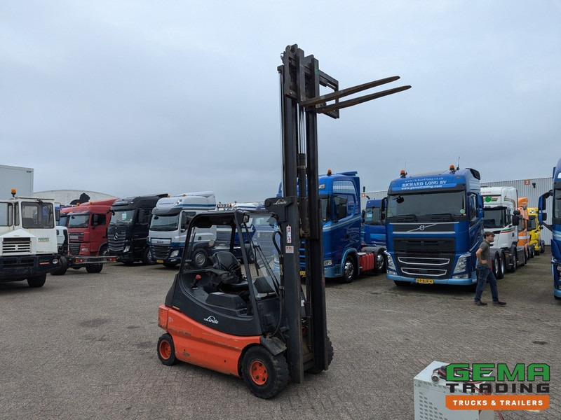 Linde E30 02 - 4058 uur - Duplex Mast - Volrubber Banden - Eurotron 80V-80A Oplader (M34) - 전기 지게차 : 사진 2 Linde E30 02 - 4058 uur - Duplex Mast - Volrubber Banden - Eurotron 80V-80A Oplader (M34) - 전기 지게차 : 사진 2
