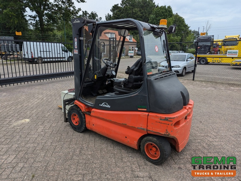 Linde E30 02 - 4058 uur - Duplex Mast - Volrubber Banden - Eurotron 80V-80A Oplader (M34) - 전기 지게차 : 사진 4 Linde E30 02 - 4058 uur - Duplex Mast - Volrubber Banden - Eurotron 80V-80A Oplader (M34) - 전기 지게차 : 사진 4