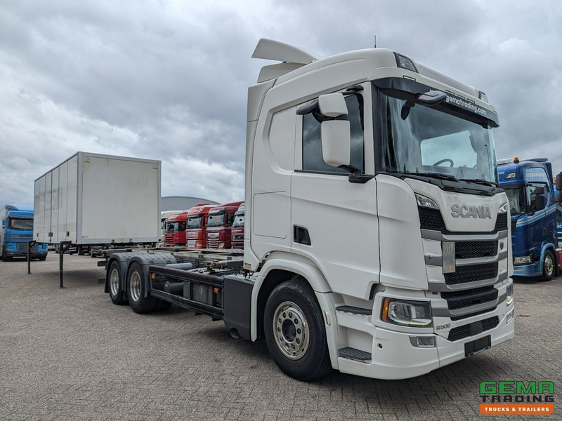 Scania R500 6x2 CR20N Euro6 - Retarder - BDF systeem - Dubbele tanks - Vangmuil - 컨테이너 운반 장치/ 스와프 보디 트럭 : 사진 4 Scania R500 6x2 CR20N Euro6 - Retarder - BDF systeem - Dubbele tanks - Vangmuil - 컨테이너 운반 장치/ 스와프 보디 트럭 : 사진 4