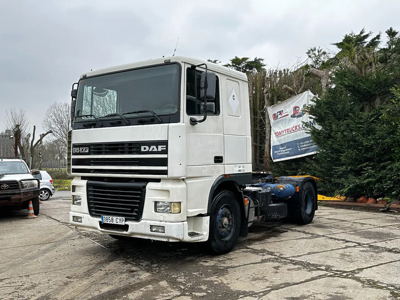 DAF XF 95.380 4X2 Tractor-unit Spring/Air ZF Manual Euro2 PTO - 트랙터 유닛 : 사진 2 DAF XF 95.380 4X2 Tractor-unit Spring/Air ZF Manual Euro2 PTO - 트랙터 유닛 : 사진 2