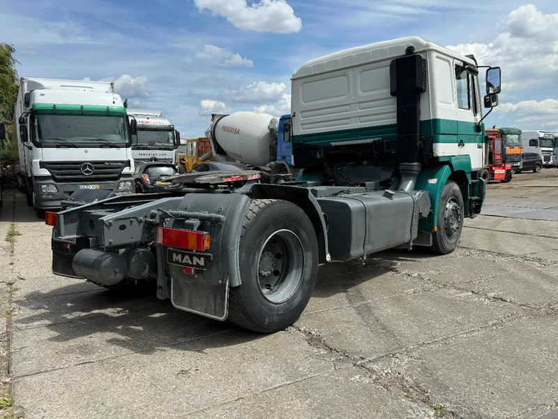MAN 19.403 4X2 Tractor-unit Spring/Air ZF Manual Gear Low cabine - 트랙터 유닛 : 사진 4 MAN 19.403 4X2 Tractor-unit Spring/Air ZF Manual Gear Low cabine - 트랙터 유닛 : 사진 4