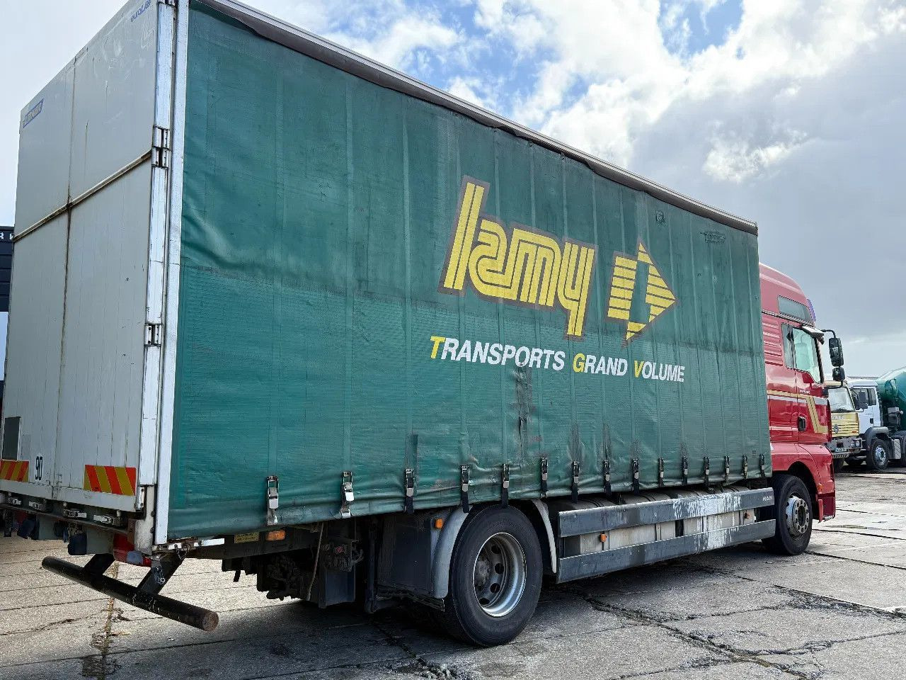 MAN TGA 18.440 4X2 BOX Spring/Air EURO3 Retarder ZF - 박스 트럭 : 사진 4 MAN TGA 18.440 4X2 BOX Spring/Air EURO3 Retarder ZF - 박스 트럭 : 사진 4