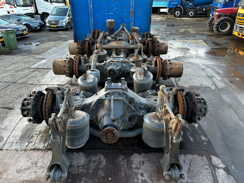 Mercedes-Benz ACTROS 3 SINGLE AXLE + 1 DAF - 뒷 차축 : 사진 1 Mercedes-Benz ACTROS 3 SINGLE AXLE + 1 DAF - 뒷 차축 : 사진 1