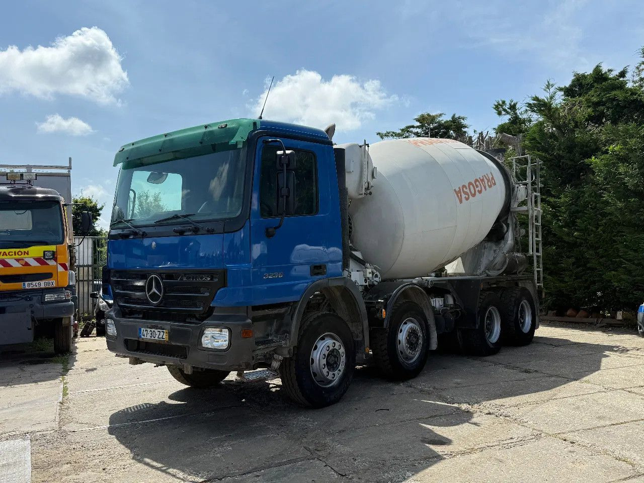 Mercedes-Benz Actros 3236 MP2 V6 8X4 9M3 Beton Mixer Spring/Sp - 콘크리트 믹서 트럭 : 사진 2 Mercedes-Benz Actros 3236 MP2 V6 8X4 9M3 Beton Mixer Spring/Sp - 콘크리트 믹서 트럭 : 사진 2