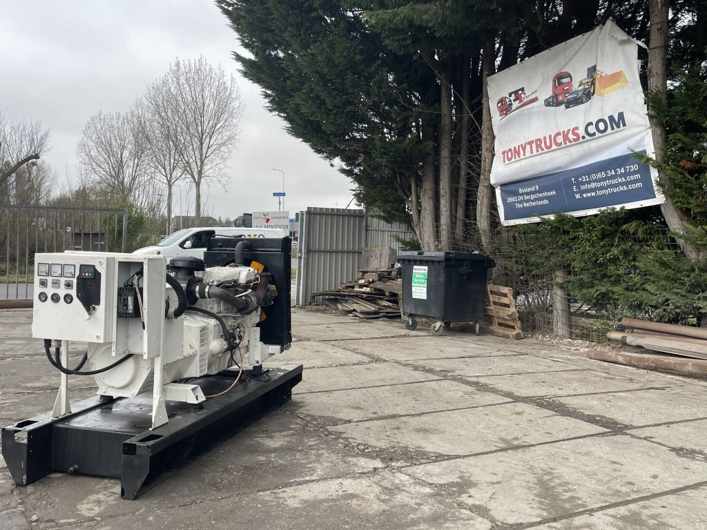 Perkins 100 KVA Generator 3 Phase Perkins 100 KVA Generator 3 Phase - 발전기 세트 : 사진 2 Perkins 100 KVA Generator 3 Phase Perkins 100 KVA Generator 3 Phase - 발전기 세트 : 사진 2