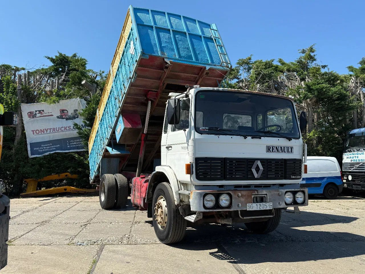 Renault G230 4X2 Tipper Spring/Spring Manual Gearbox - 덤프트럭 : 사진 1 Renault G230 4X2 Tipper Spring/Spring Manual Gearbox - 덤프트럭 : 사진 1