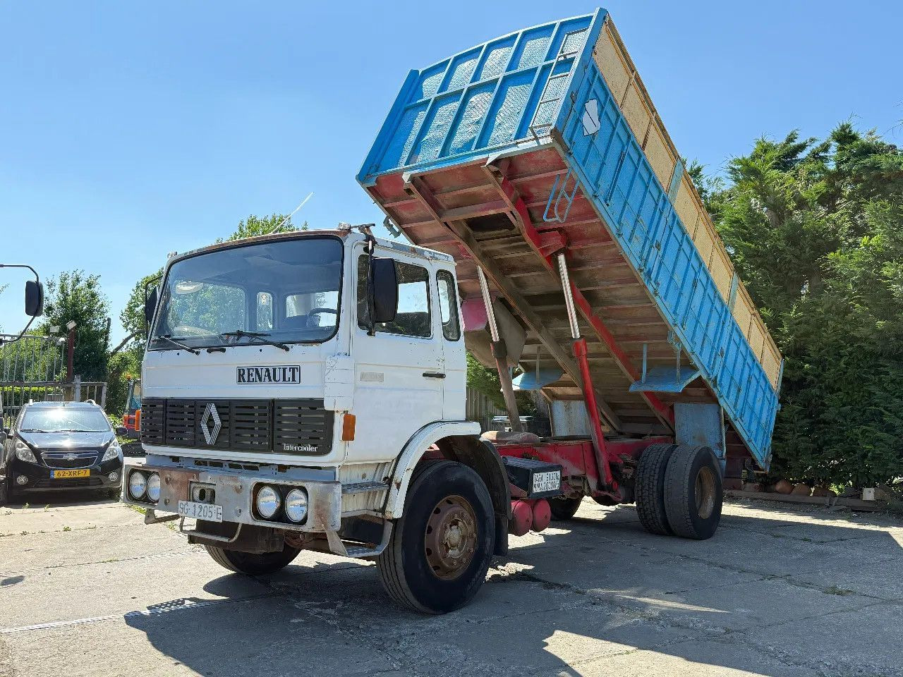 Renault G230 4X2 Tipper Spring/Spring Manual Gearbox - 덤프트럭 : 사진 2 Renault G230 4X2 Tipper Spring/Spring Manual Gearbox - 덤프트럭 : 사진 2