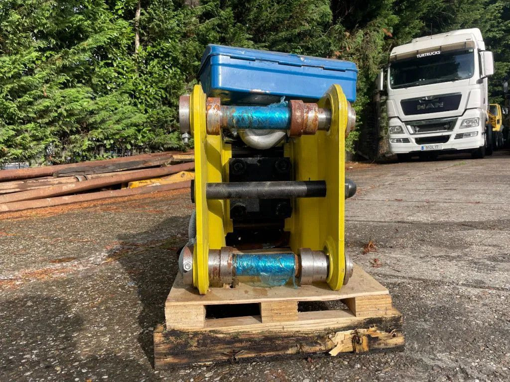 Soosan SB43 Hydraulic Breaker Soosan SB43 Hydraulic Breaker - 유압 해머 건설기계 용 : 사진 5 Soosan SB43 Hydraulic Breaker Soosan SB43 Hydraulic Breaker - 유압 해머 건설기계 용 : 사진 5