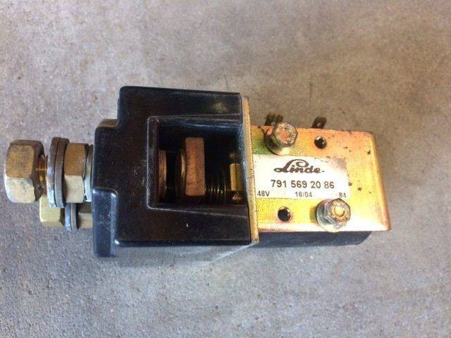 Contactor for Linde R12C, Series 115-C - 전기 설비 자재 취급 장비 용 : 사진 2 Contactor for Linde R12C, Series 115-C - 전기 설비 자재 취급 장비 용 : 사진 2