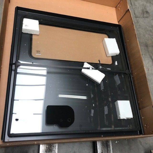 FRONT + ROOF PANEL FOR KOMATSU - 창문 및 부품 자재 취급 장비 용 : 사진 3 FRONT + ROOF PANEL FOR KOMATSU - 창문 및 부품 자재 취급 장비 용 : 사진 3