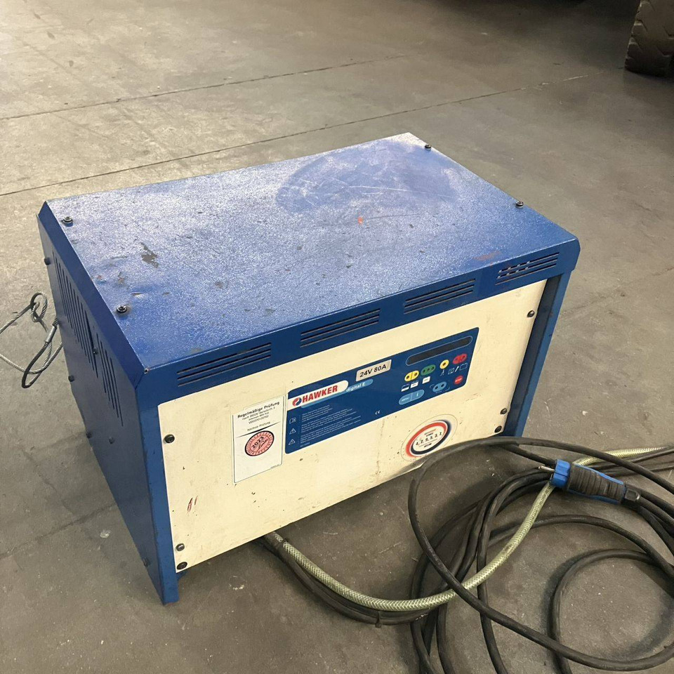 Hawker E 24V/80A+EU - 예비 부속 자재 취급 장비 용 : 사진 2 Hawker E 24V/80A+EU - 예비 부속 자재 취급 장비 용 : 사진 2