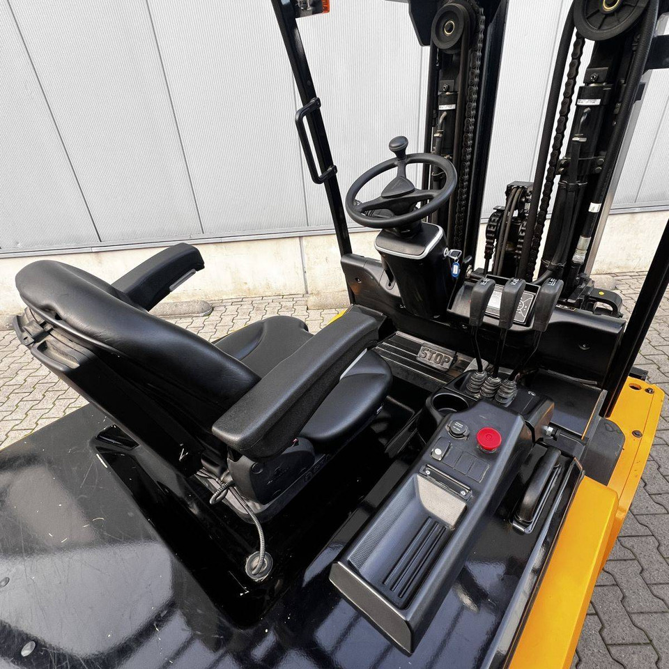 Hyundai HX50B-9 - 전기 지게차 : 사진 5 Hyundai HX50B-9 - 전기 지게차 : 사진 5