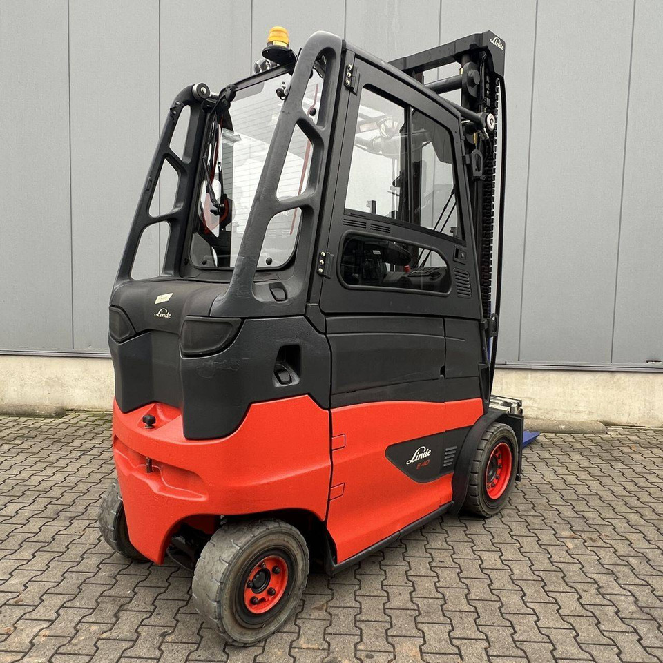 Linde E40/600H(388) High - 전기 지게차 : 사진 2 Linde E40/600H(388) High - 전기 지게차 : 사진 2