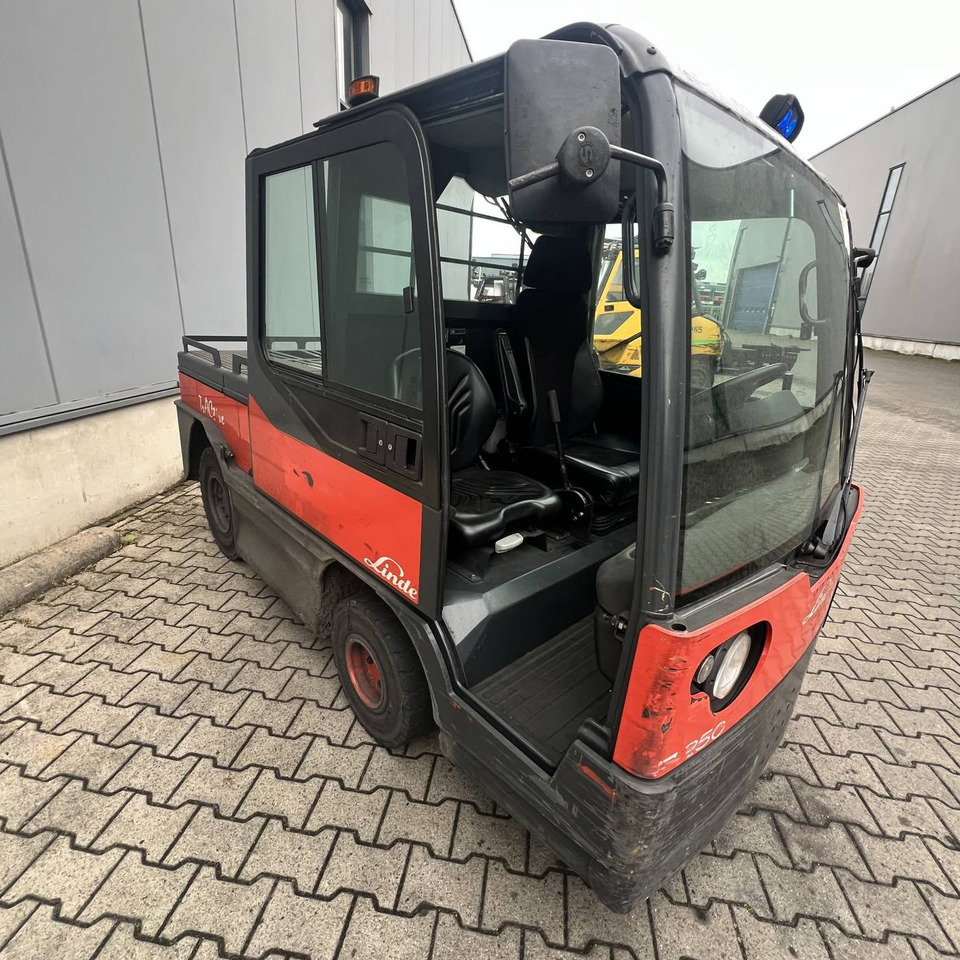 Linde P250 SWB (127) - 견인 트랙터 : 사진 2 Linde P250 SWB (127) - 견인 트랙터 : 사진 2