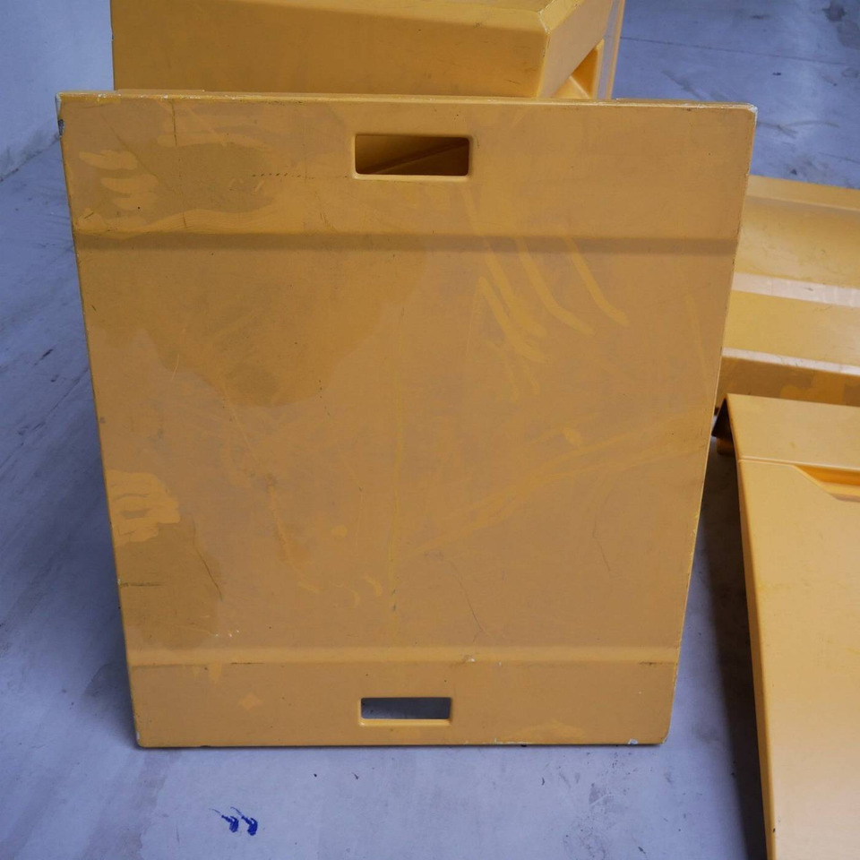 Plastic covers for Dambach, Atlet OMNI 140DCR - 보디 및 외관 자재 취급 장비 용 : 사진 3 Plastic covers for Dambach, Atlet OMNI 140DCR - 보디 및 외관 자재 취급 장비 용 : 사진 3