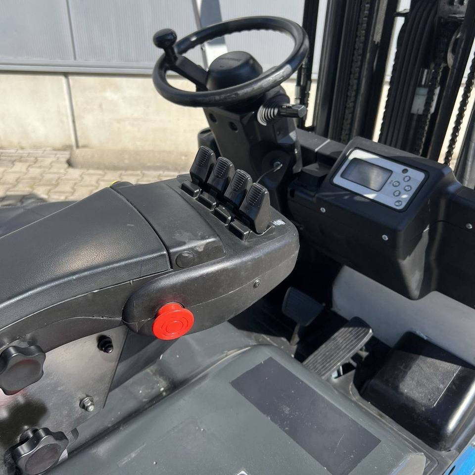Unicarriers AG1N1L16Q - 전기 지게차 : 사진 4 Unicarriers AG1N1L16Q - 전기 지게차 : 사진 4