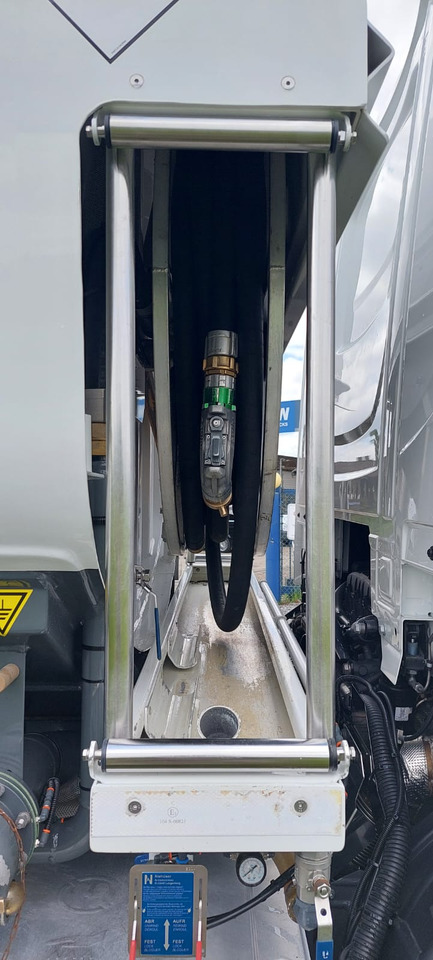 DAF XD300FA - 유조트럭 : 사진 2 DAF XD300FA - 유조트럭 : 사진 2