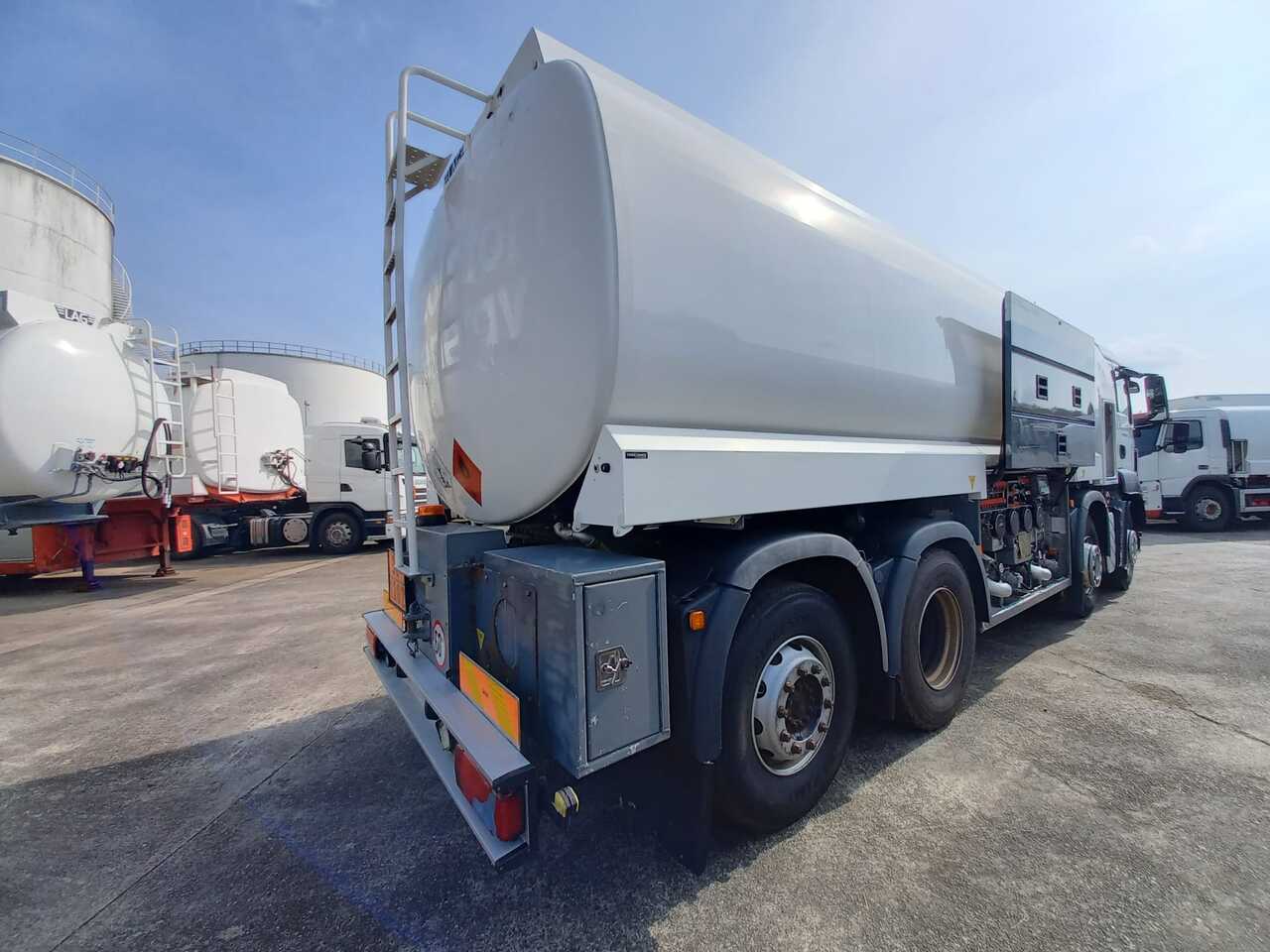유조트럭 MAN TGS : 사진 7