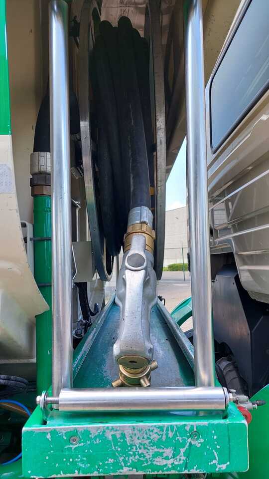 MERCEDES AXOR - 유조트럭 : 사진 5 MERCEDES AXOR - 유조트럭 : 사진 5