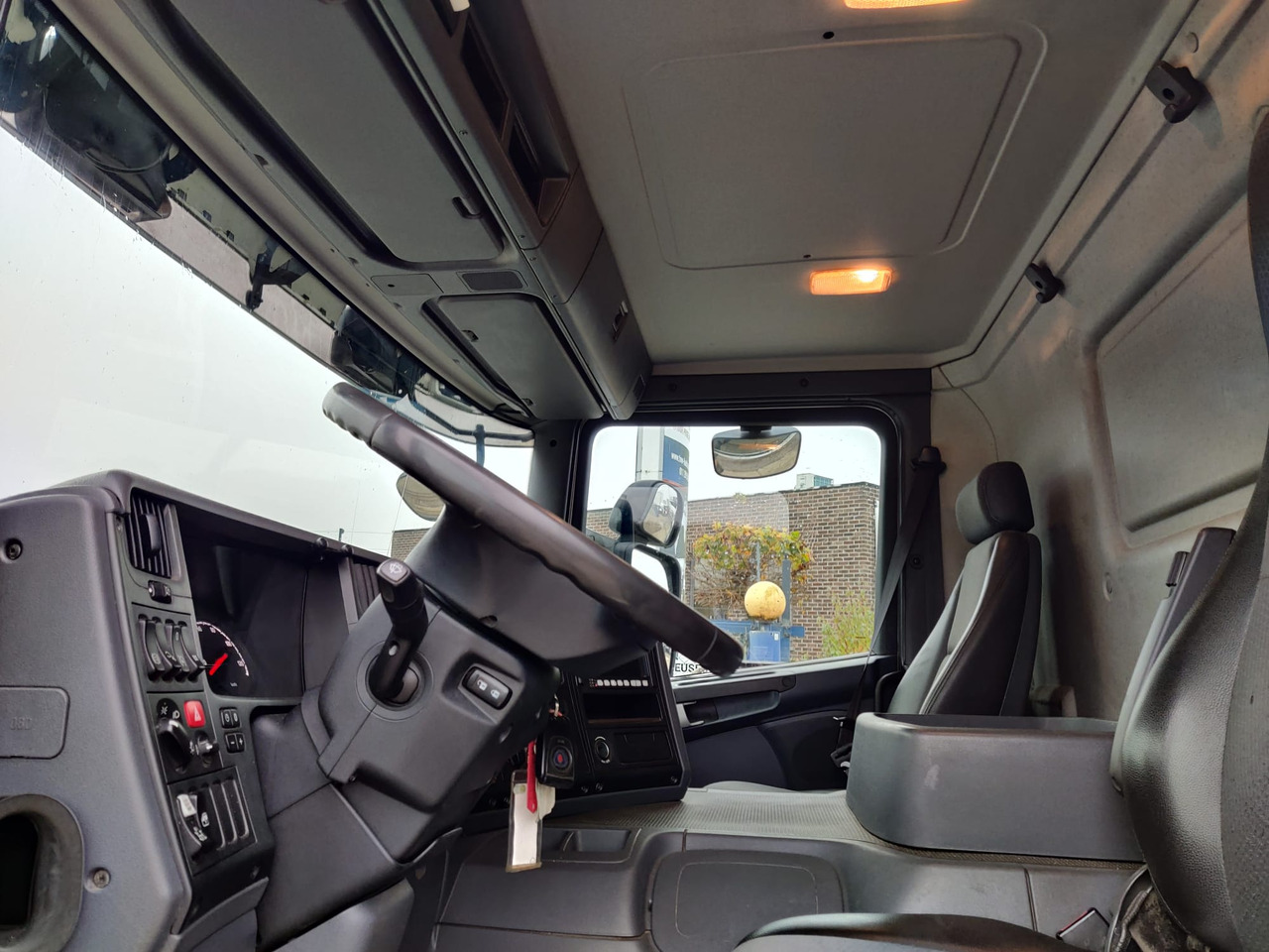 SCANIA P400 - 유조트럭 : 사진 3 SCANIA P400 - 유조트럭 : 사진 3