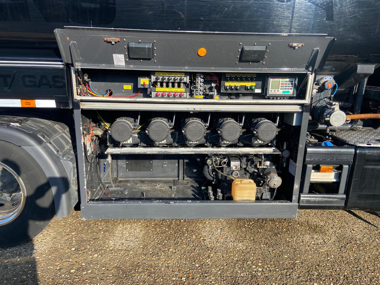 SCANIA P410 - 유조트럭 : 사진 3 SCANIA P410 - 유조트럭 : 사진 3