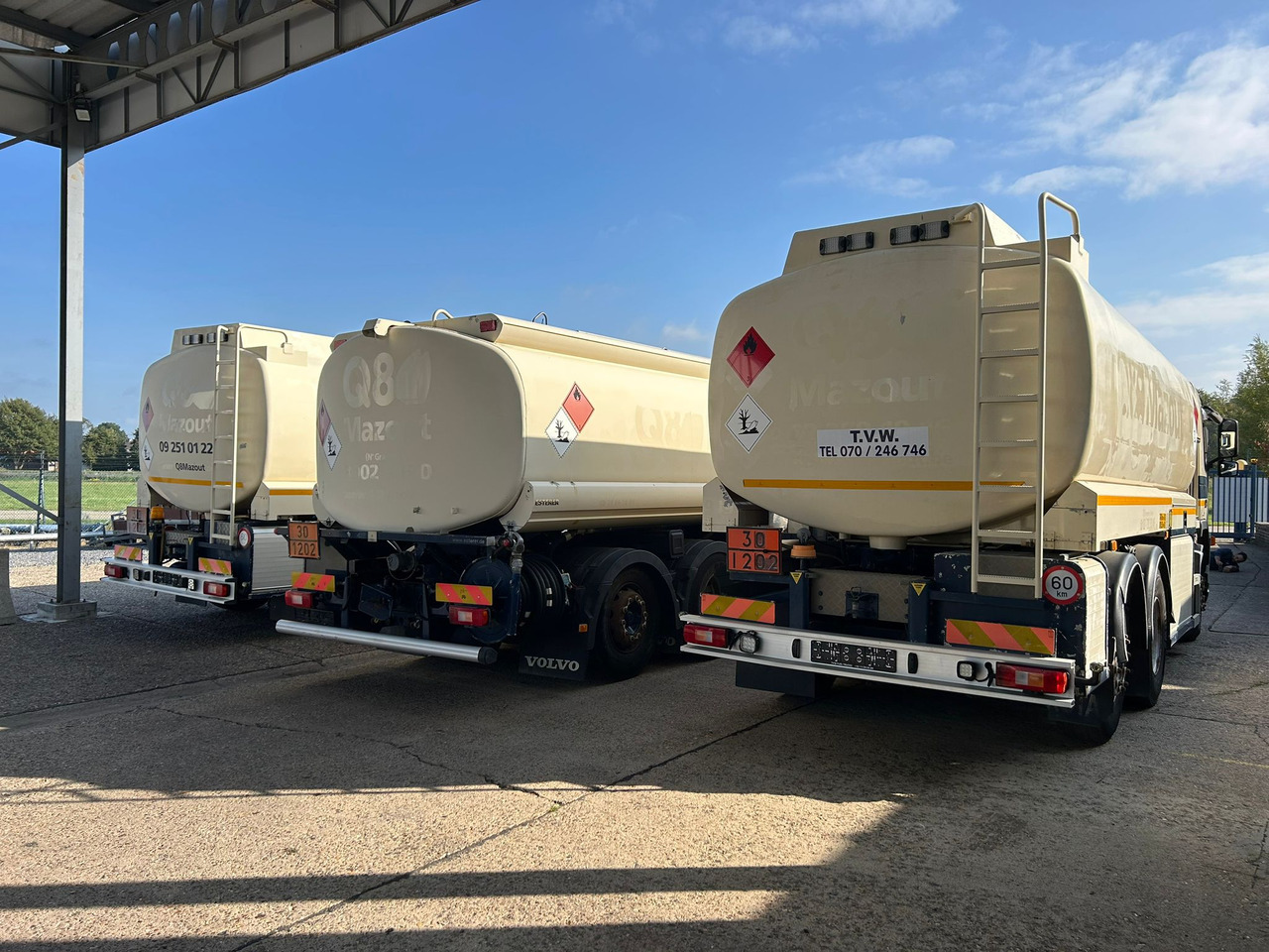 VOLVO FM (lot of 3) - 유조트럭 : 사진 4 VOLVO FM (lot of 3) - 유조트럭 : 사진 4