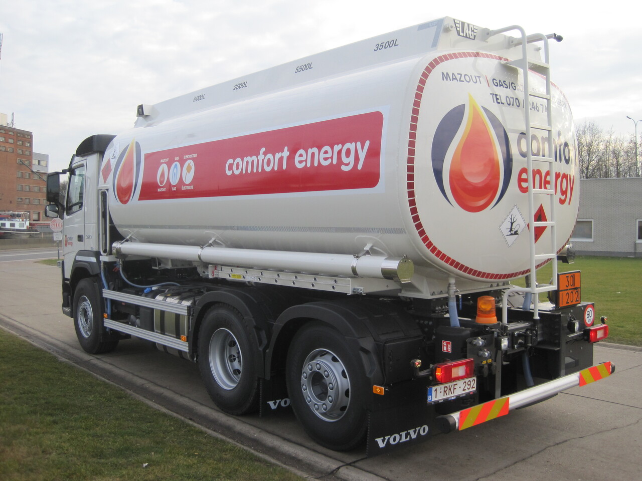 유조트럭 VOLVO FM : 사진 8