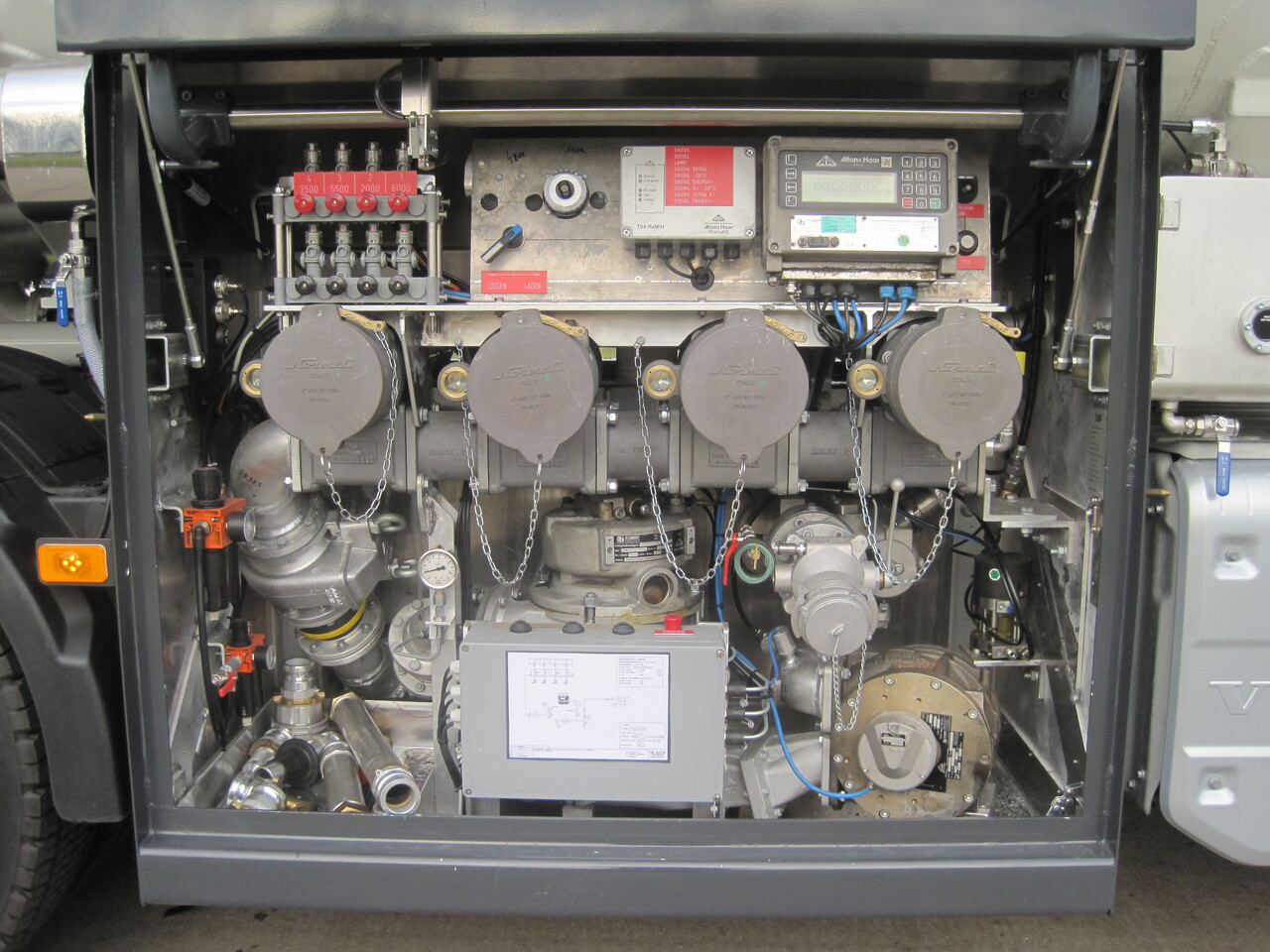 유조트럭 VOLVO FM : 사진 10